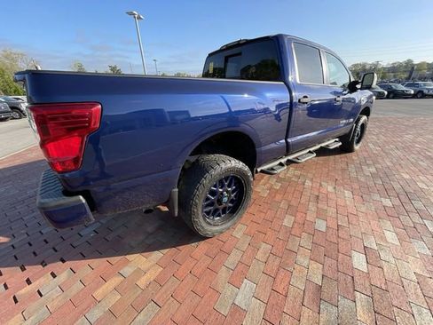 Used 2022 Nissan Titan SV image 20