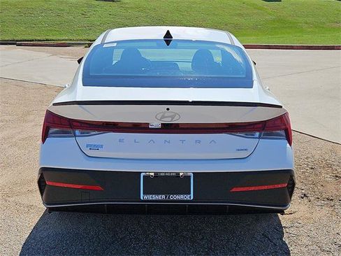 New 2025 Hyundai Elantra SEL image 6