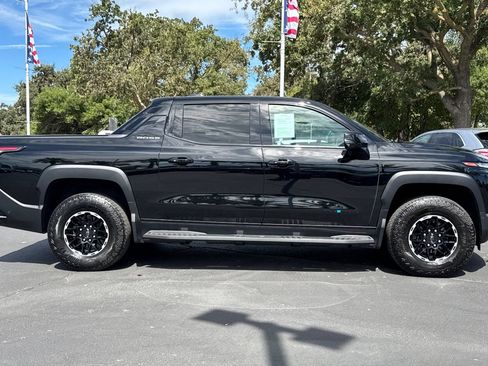 Used 2026 Chevrolet Silverado EV Trail Boss AWD/4WD image 2
