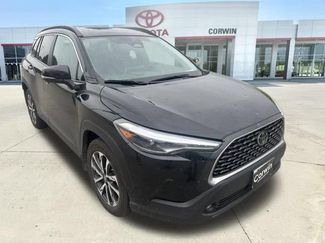 Used 2025 Toyota Corolla Cross XLE w/ Convenience Package AWD/4WD video 2