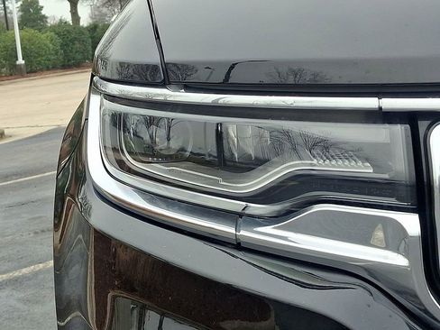 Used 2024 Jeep Wagoneer Series II image 9