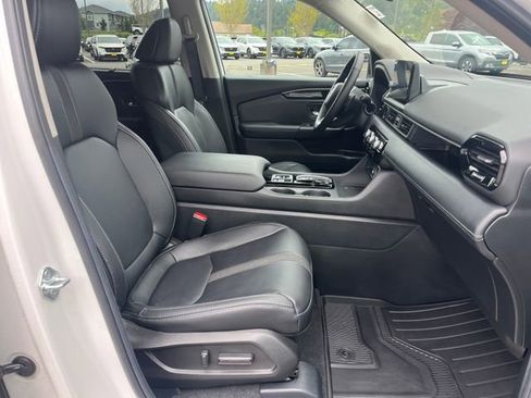 Used 2025 Honda Pilot EX-L image 13
