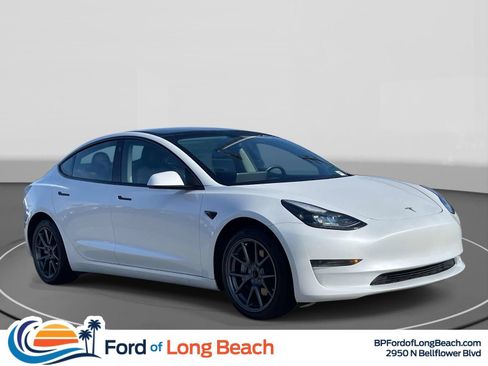Used 2023 Tesla Model 3 Standard Range RWD image 1