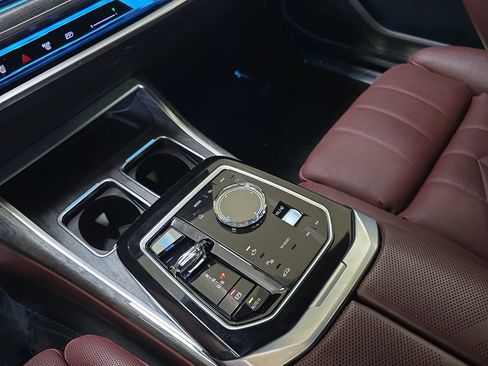 Used 2023 BMW i7 xDrive60 AWD/4WD image 26