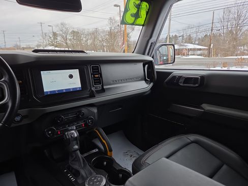 Used 2023 Ford Bronco Badlands w/ Sasquatch Package image 22