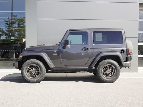 Used 2017 Jeep Wrangler Sahara AWD/4WD image 8