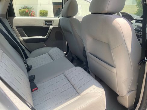 Used 2009 Ford Focus SE FWD image 10