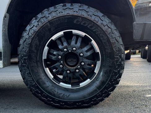 Used 2000 Ford F350 4x4 Crew Cab DRW Super Duty image 10