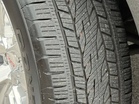 Used 2025 GMC Yukon Denali w/ Sun & Power Step Package AWD/4WD image 12