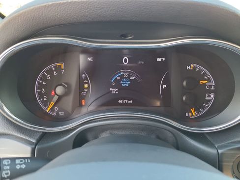 Used 2020 Jeep Grand Cherokee Laredo w/ Quick Order Package 2BN North image 26