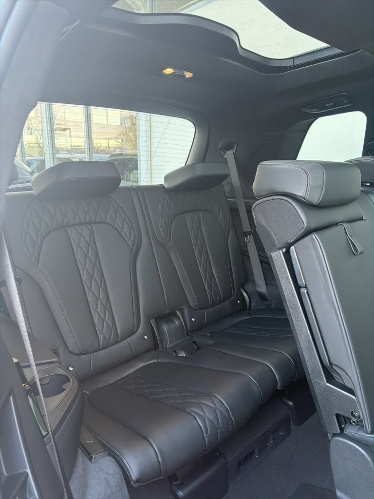 New 2026 BMW X7 M60i AWD/4WD image 19