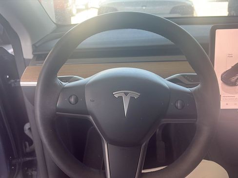 Used 2023 Tesla Model Y Long Range AWD/4WD image 11