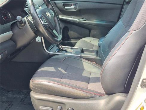 Used 2016 Toyota Camry SE FWD image 16