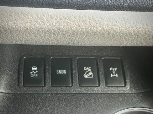 Used 2016 Toyota Highlander XLE image 13