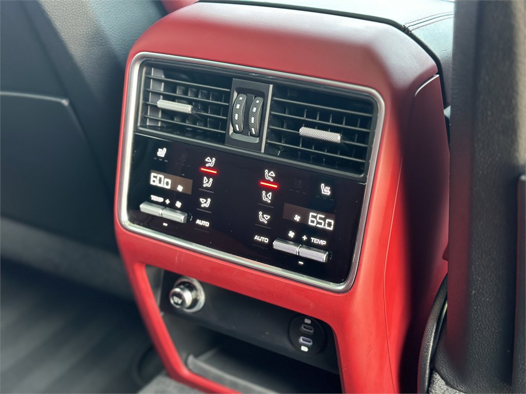 Used 2022 Porsche Cayenne GTS AWD/4WD image 24