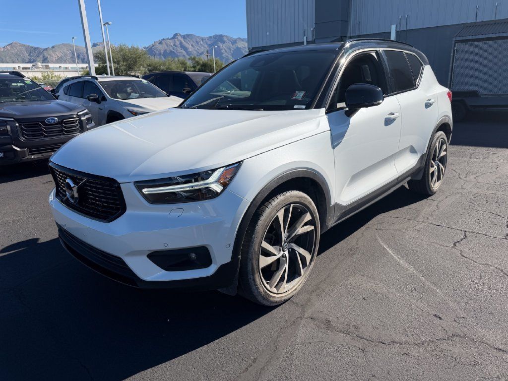 Used 2020 Volvo XC40 T5 R-Design AWD/4WD image 3