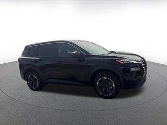 Used 2025 Nissan Rogue SV video 2