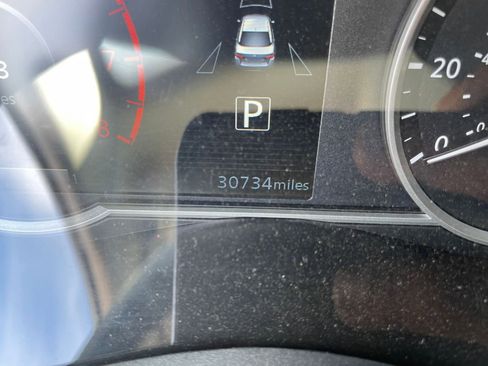 Used 2025 Nissan Versa SV image 39