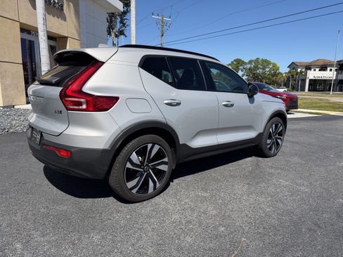 Certified 2024 Volvo XC40 B5 Plus w/ Protection Package Premier image 3