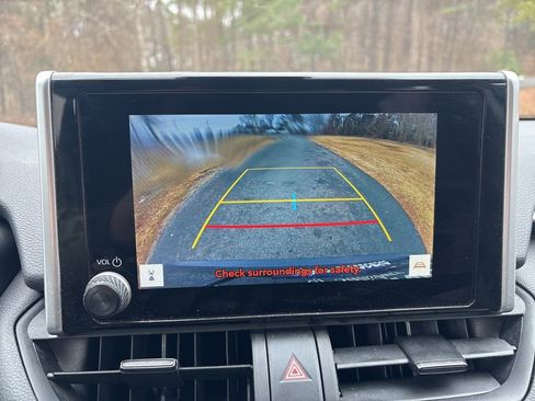 Used 2024 Toyota RAV4 LE image 20