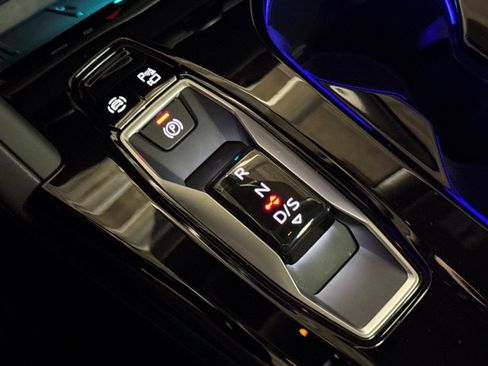 Used 2025 Audi Q5 Premium w/ Convenience Package AWD/4WD image 22