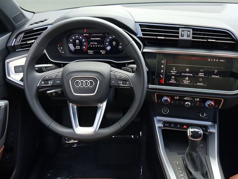 Used 2025 Audi Q3 2.0T Premium w/ Convenience Package AWD/4WD image 14