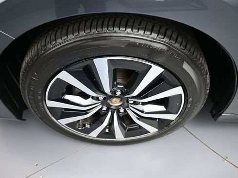 Used 2023 Honda Civic EX image 14