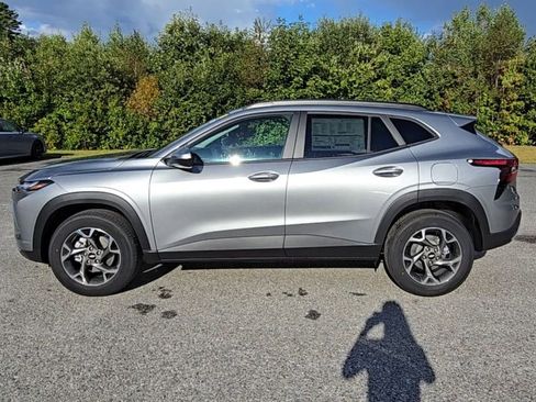 New 2025 Chevrolet Trax LT w/ Driver Confidence Package image 41