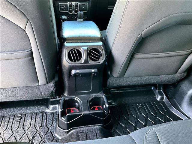 Used 2019 Jeep Wrangler Unlimited Sport S AWD/4WD image 26