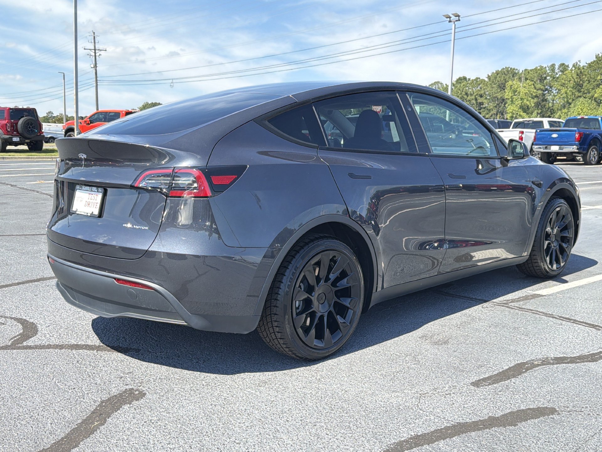 Used 2024 Tesla Model Y Long Range AWD/4WD image 28