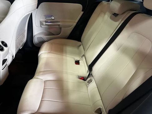 Certified 2021 Mercedes-Benz GLA 250 4MATIC image 17