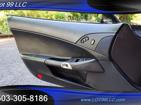 Used 2005 Chevrolet Corvette Coupe w/ Preferred Equipment Group RWD image 22