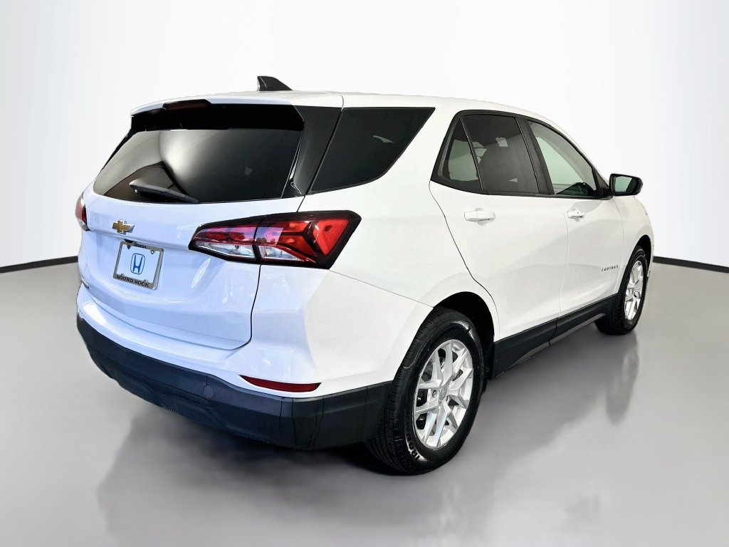 Used 2022 Chevrolet Equinox LS w/ LS Convenience Package FWD image 5