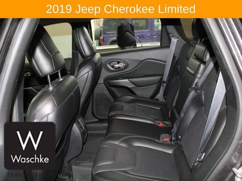 Used 2019 Jeep Cherokee Limited AWD/4WD image 17