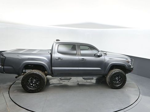 Used 2020 Toyota Tacoma TRD Off-Road image 34