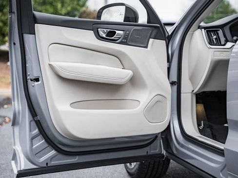 New 2026 Volvo XC60 B5 Ultra w/ Protection Package Premier image 37