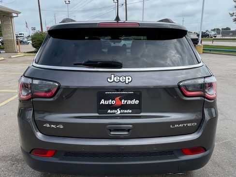 Used 2018 Jeep Compass Limited w/ Navigation Group AWD/4WD image 11