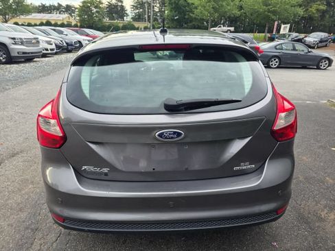 Used 2014 Ford Focus SE FWD image 6