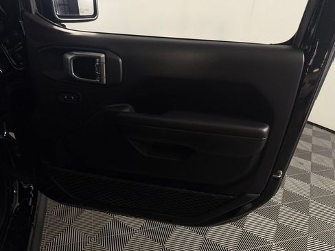 Used 2023 Jeep Wrangler Unlimited Rubicon 4xe AWD/4WD image 37