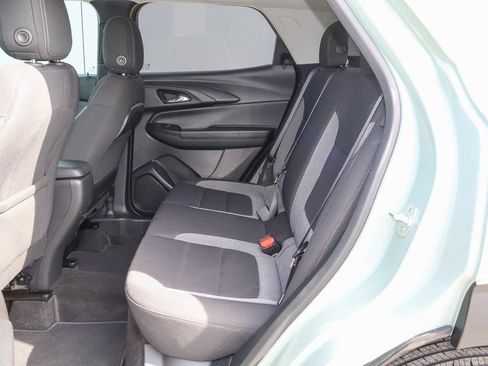 Used 2025 Chevrolet TrailBlazer LT AWD/4WD image 8