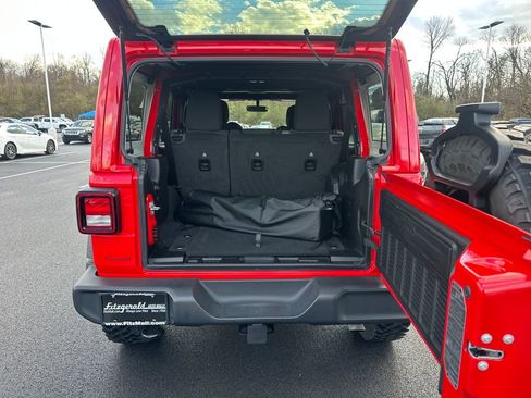 Used 2022 Jeep Wrangler Unlimited Sport image 11