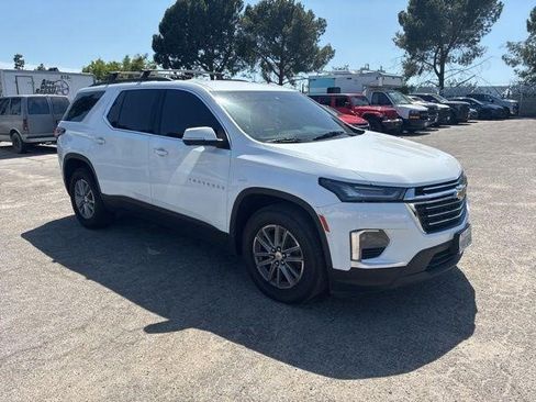 Certified 2023 Chevrolet Traverse LT FWD image 4