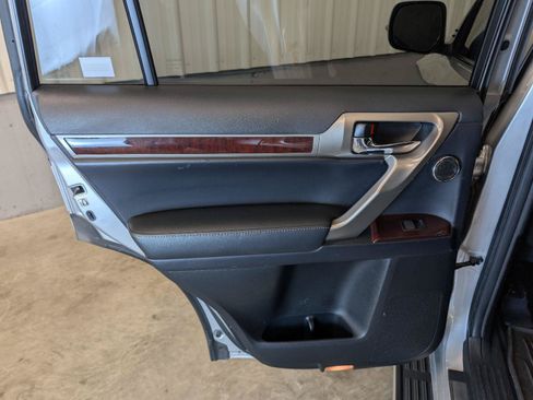 Used 2019 Lexus GX 460 Luxury AWD/4WD image 49