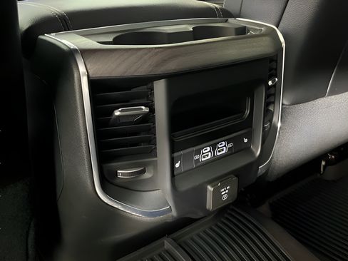 Used 2025 RAM 2500 Laramie AWD/4WD image 24