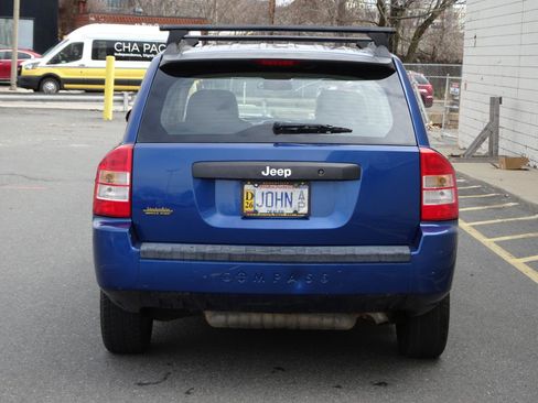 Used 2009 Jeep Compass Sport image 7