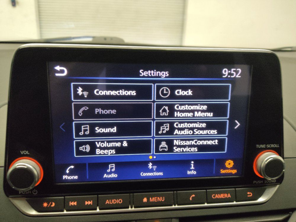 Used 2025 Nissan Altima 2.5 SV FWD image 25
