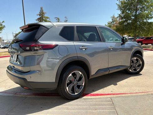 Used 2025 Nissan Rogue SV FWD image 6
