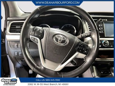 Used 2015 Toyota Highlander XLE AWD/4WD image 12