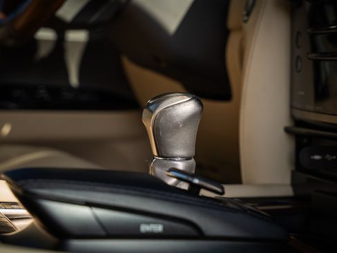 Used 2020 Lexus LX 570 4WD w/ Luxury Package image 44