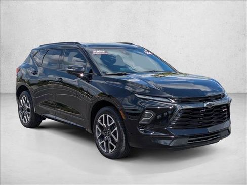 Used 2024 Chevrolet Blazer RS w/ Enhanced Convenience Package FWD image 3